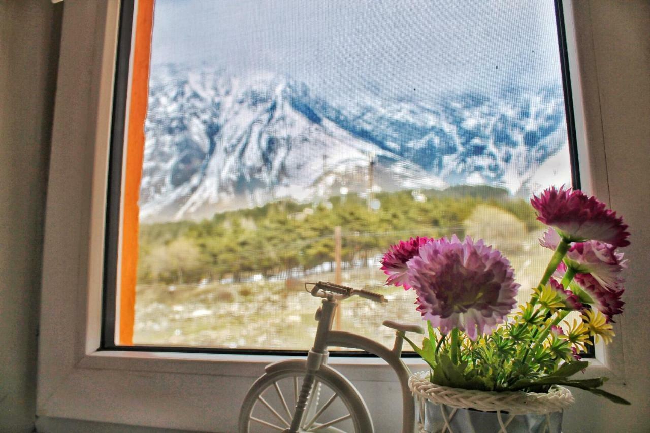 Hotel Noa Kazbegi Bagian luar foto